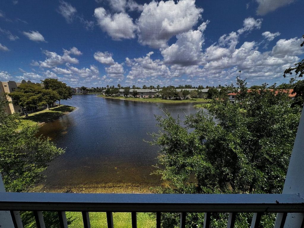 7763 Southampton Terrace 405, Tamarac, FL 33321