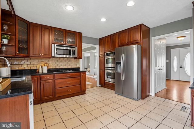 4609 SAND ROCK LN, Chantilly, VA 20151