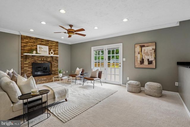 4609 SAND ROCK LN, Chantilly, VA 20151