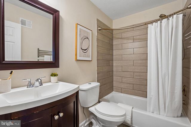 4609 SAND ROCK LN, Chantilly, VA 20151