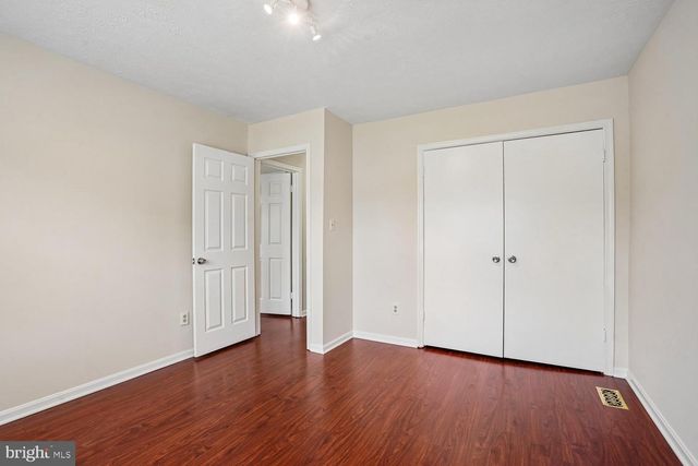 4609 SAND ROCK LN, Chantilly, VA 20151