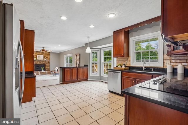 4609 SAND ROCK LN, Chantilly, VA 20151