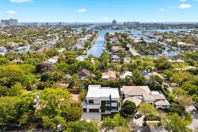 1032 SE 12th Way, Fort Lauderdale, FL 33316