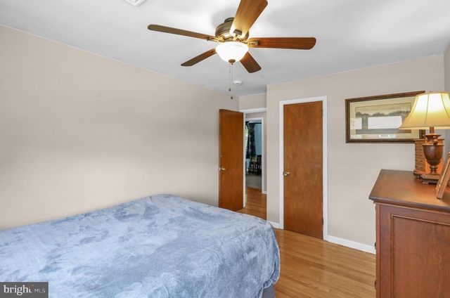33 LAWNDALE RD, Wyomissing, PA 19610