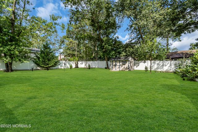 2525 Holly Hill Road, Manchester, NJ 08759