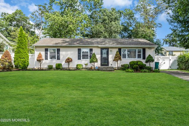 2525 Holly Hill Road, Manchester, NJ 08759