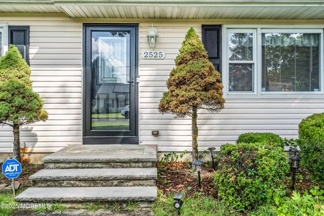 2525 Holly Hill Road, Manchester, NJ 08759