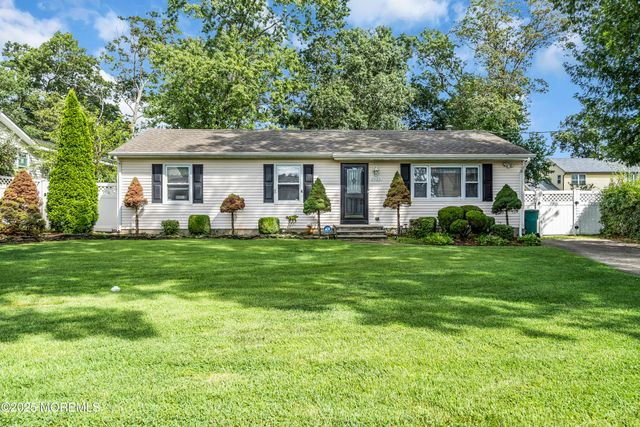 2525 Holly Hill Road, Manchester, NJ 08759