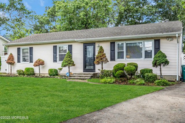 2525 Holly Hill Road, Manchester, NJ 08759