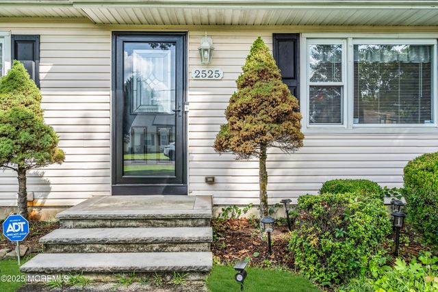 2525 Holly Hill Road, Manchester, NJ 08759