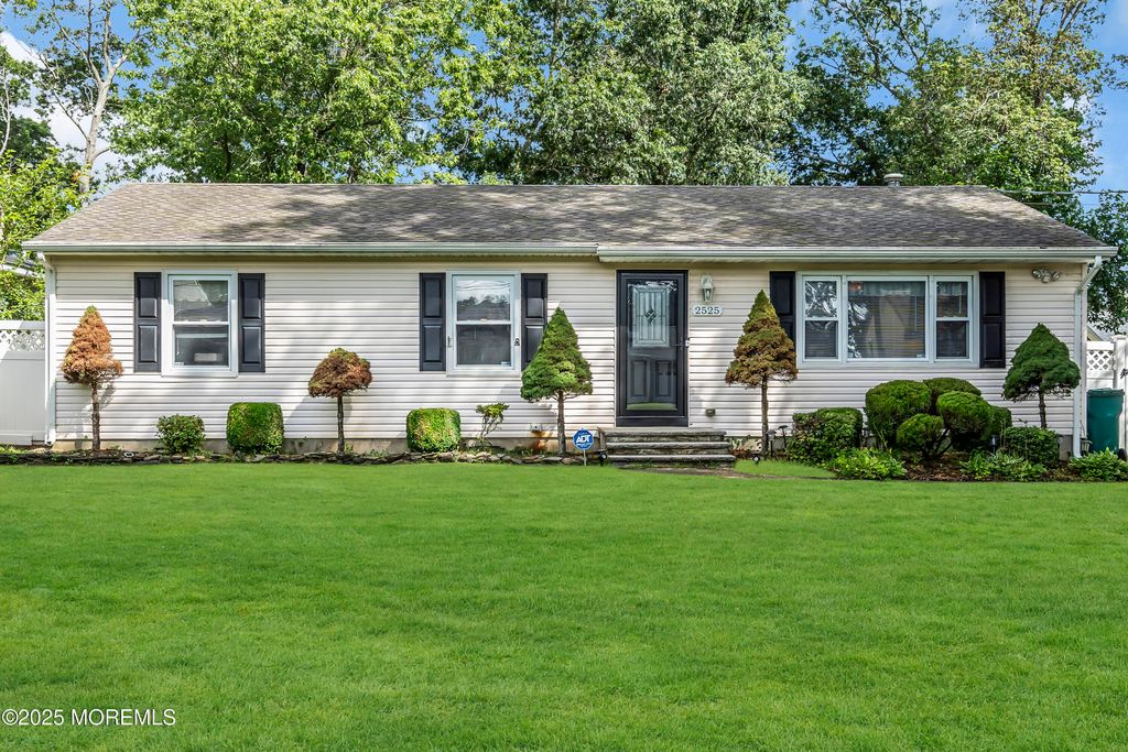 2525 Holly Hill Road, Manchester, NJ 08759