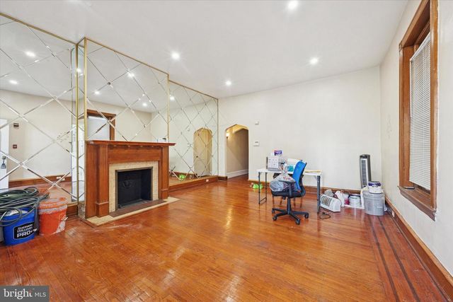 837 WYNNEWOOD RD, Philadelphia, PA 19151