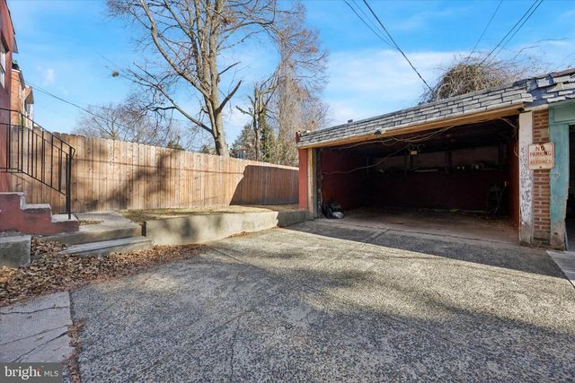 837 WYNNEWOOD RD, Philadelphia, PA 19151