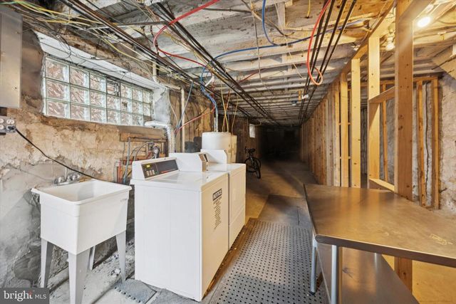 837 WYNNEWOOD RD, Philadelphia, PA 19151