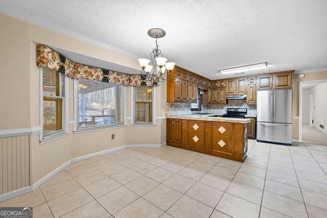 105 Walden Way, Fayetteville, GA 30214