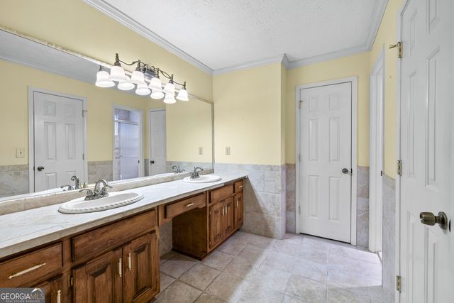 105 Walden Way, Fayetteville, GA 30214