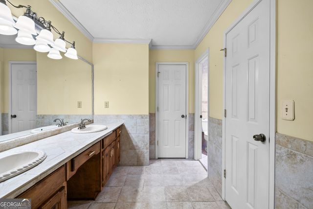 105 Walden Way, Fayetteville, GA 30214