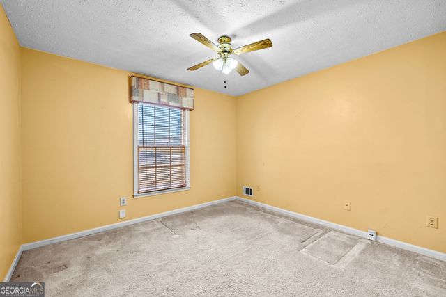 105 Walden Way, Fayetteville, GA 30214