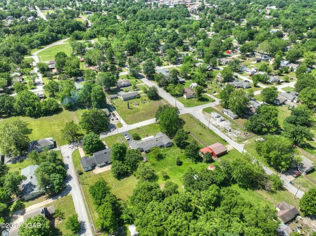 540 E 4th Street, Baxter Springs, KS 66713