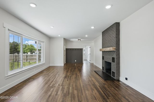 540 E 4th Street, Baxter Springs, KS 66713