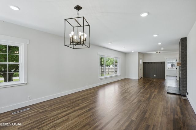 540 E 4th Street, Baxter Springs, KS 66713