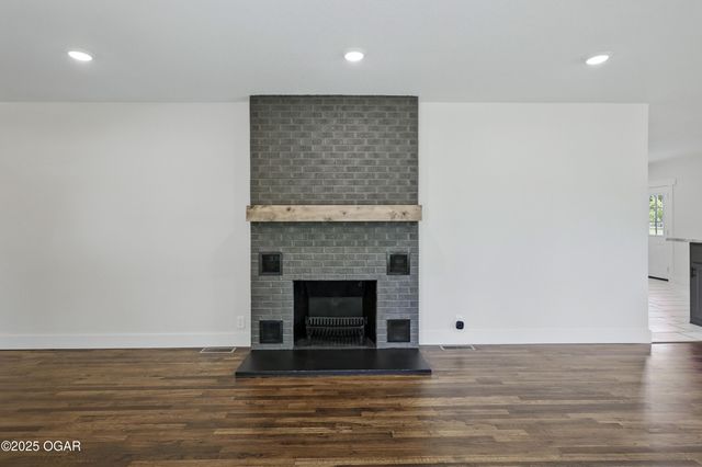 540 E 4th Street, Baxter Springs, KS 66713