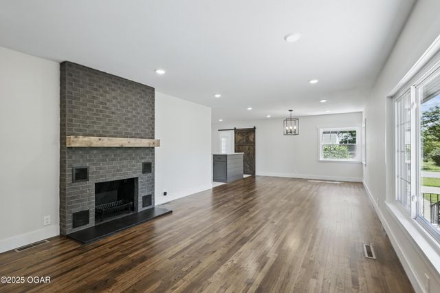 540 E 4th Street, Baxter Springs, KS 66713