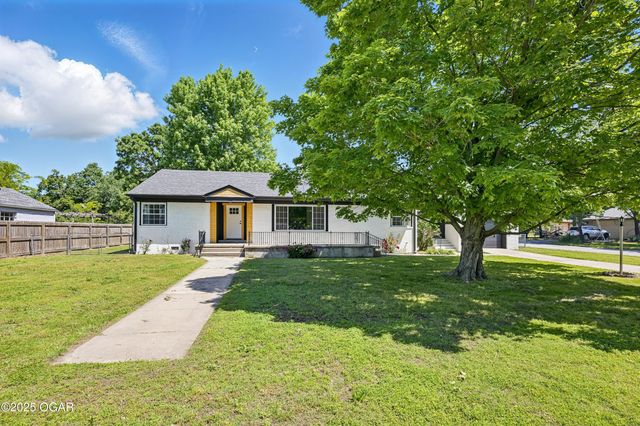 540 E 4th Street, Baxter Springs, KS 66713