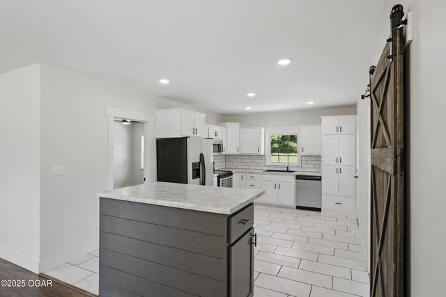 540 E 4th Street, Baxter Springs, KS 66713