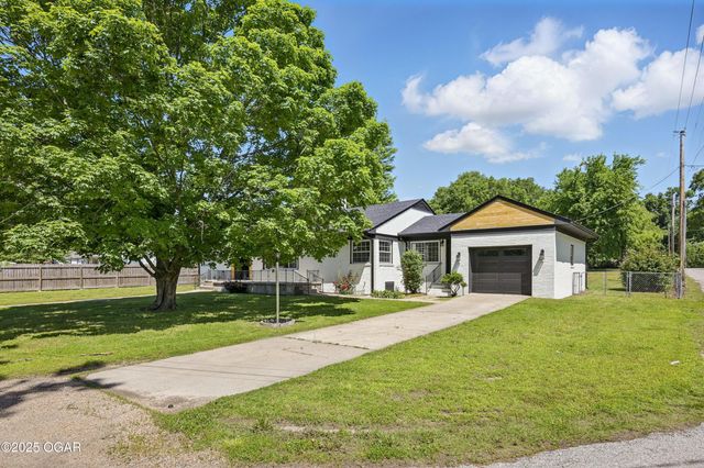 540 E 4th Street, Baxter Springs, KS 66713
