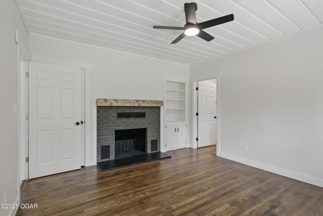 540 E 4th Street, Baxter Springs, KS 66713