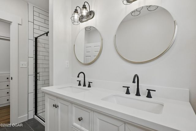 540 E 4th Street, Baxter Springs, KS 66713