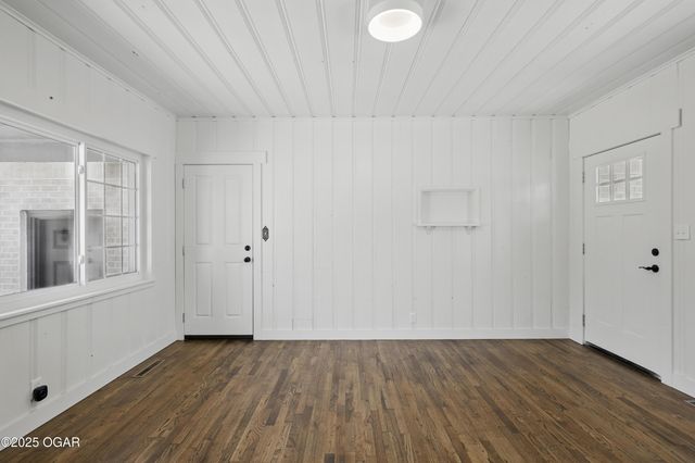 540 E 4th Street, Baxter Springs, KS 66713