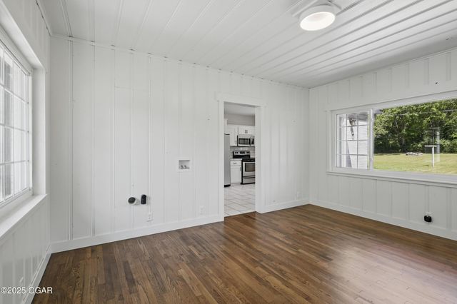 540 E 4th Street, Baxter Springs, KS 66713