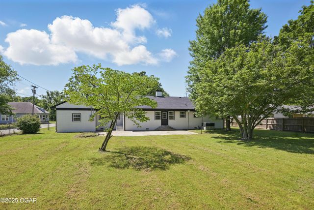 540 E 4th Street, Baxter Springs, KS 66713