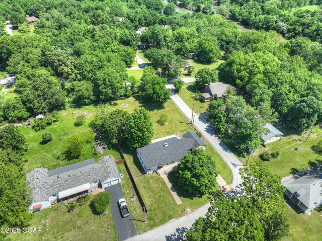 540 E 4th Street, Baxter Springs, KS 66713