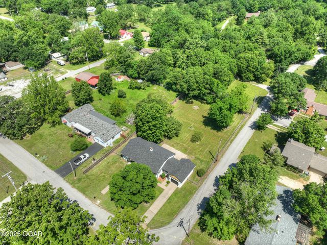 540 E 4th Street, Baxter Springs, KS 66713