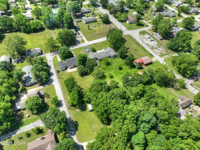 540 E 4th Street, Baxter Springs, KS 66713