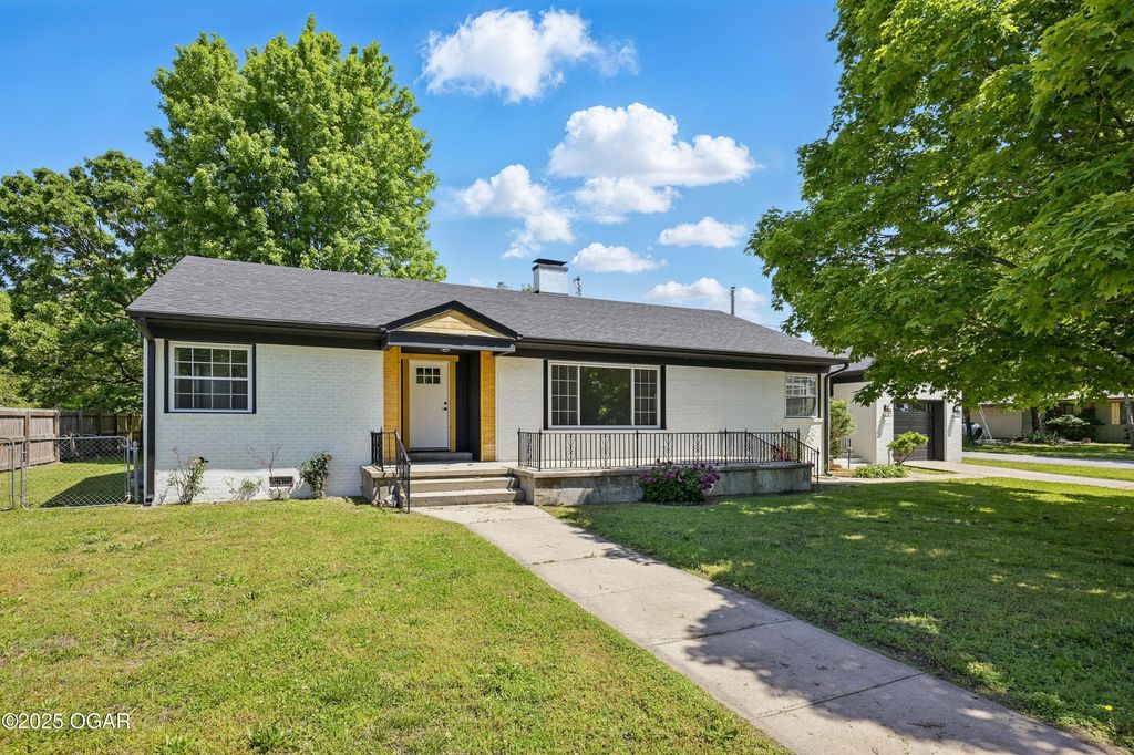 540 E 4th Street, Baxter Springs, KS 66713