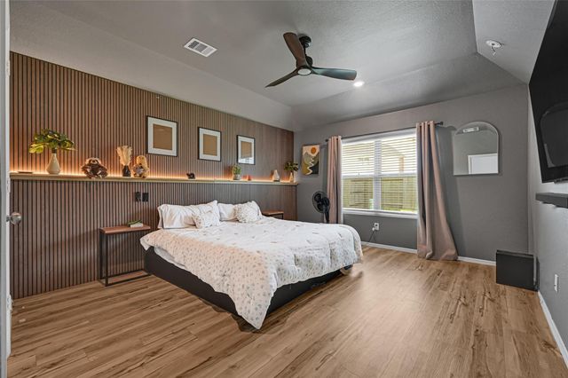4822 Camden Bristol Drive, Baytown, TX 77521