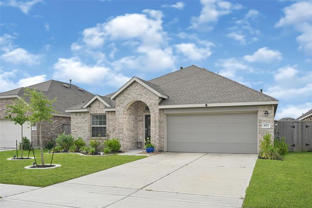 4822 Camden Bristol Drive, Baytown, TX 77521