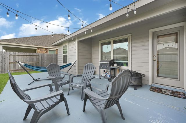 4822 Camden Bristol Drive, Baytown, TX 77521
