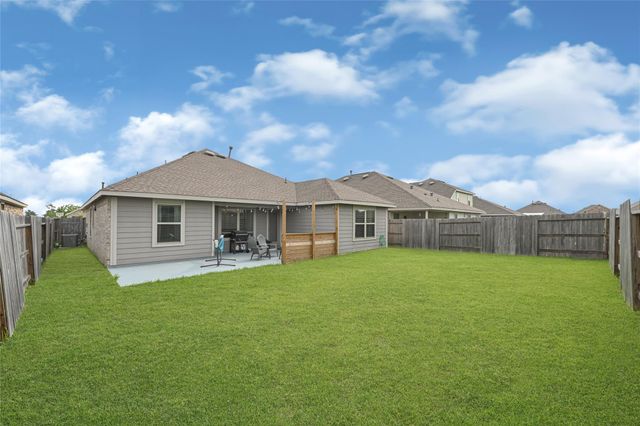 4822 Camden Bristol Drive, Baytown, TX 77521