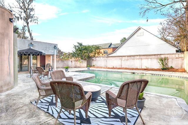 102 Stuart Street, Savannah, GA 31405