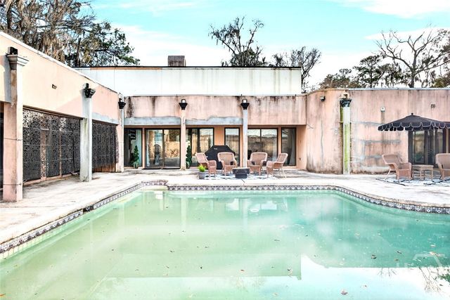 102 Stuart Street, Savannah, GA 31405