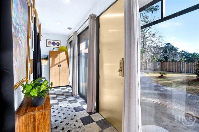 102 Stuart Street, Savannah, GA 31405