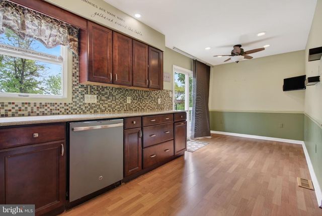 29 CLARK DR, Barrington, NJ 08007