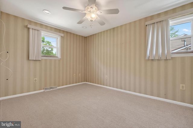 29 CLARK DR, Barrington, NJ 08007