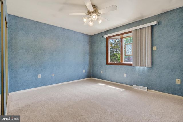 29 CLARK DR, Barrington, NJ 08007