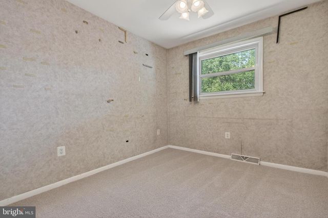 29 CLARK DR, Barrington, NJ 08007